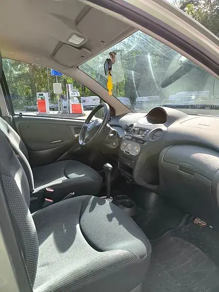 Toyota Yaris 2004 photo 2