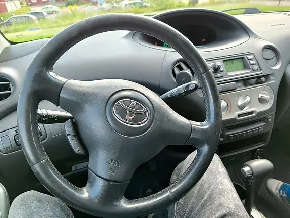 Toyota Yaris 2004 photo 3