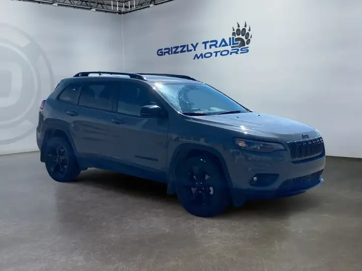 Jeep Cherokee 2023 photo 3