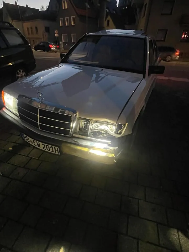 Mercedes-Benz 190E