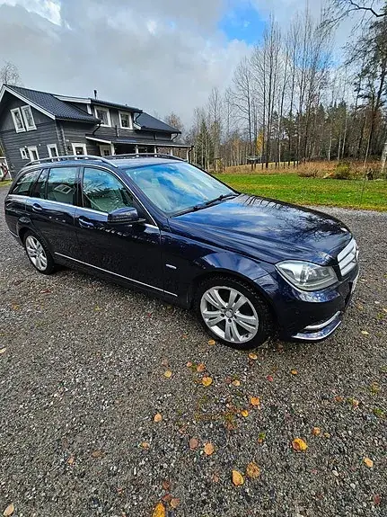 Mercedes-Benz C 220 2012 photo 2