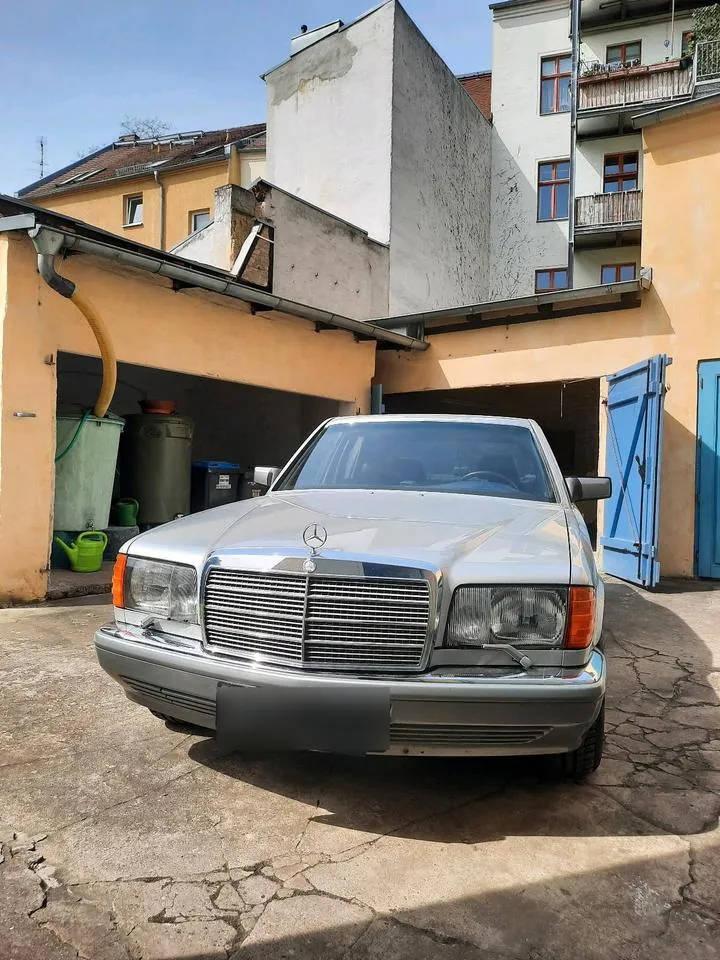 Mercedes-Benz W126