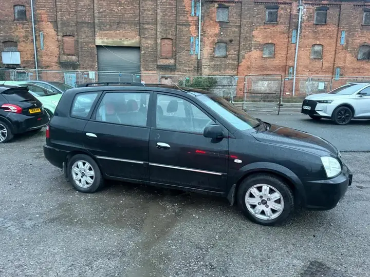 Kia Carens 2003 photo 2