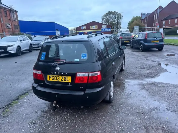 Kia Carens 2003 photo 3
