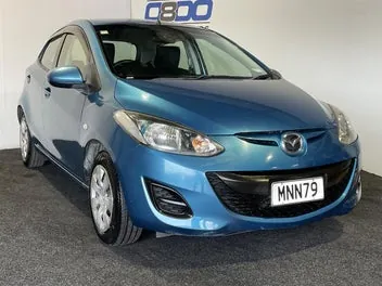 Mazda Demio 2014 photo 2