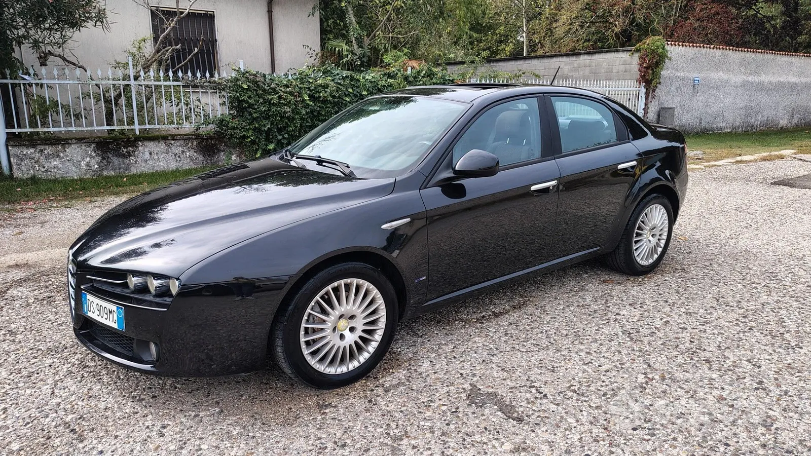 Alfa Romeo 159 2008 photo 2