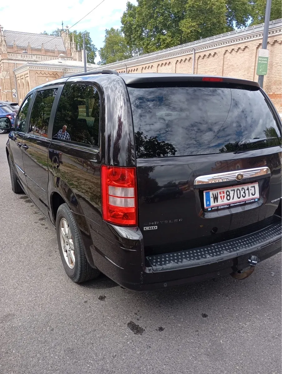 Chrysler Voyager 2010 photo 3