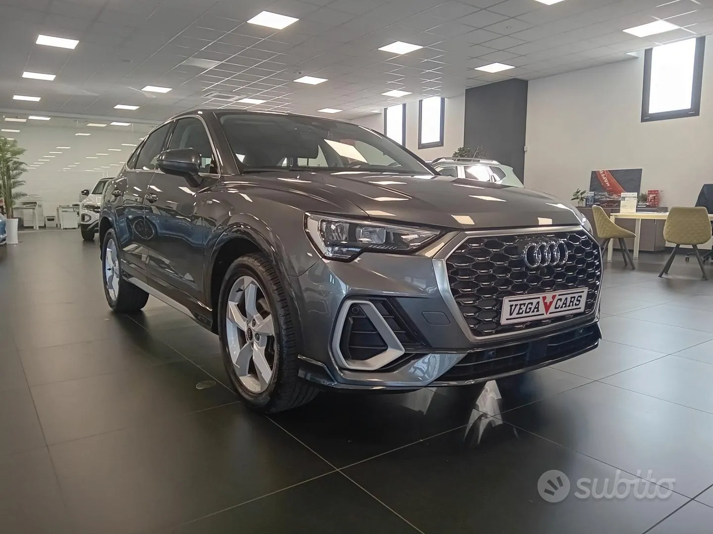 Audi Q3 2023 photo 3