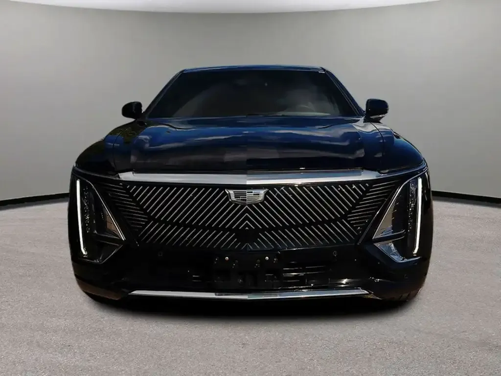 Cadillac Lyriq 2024 photo 2