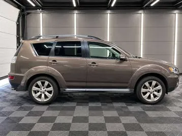 Mitsubishi Outlander 2012 photo 2