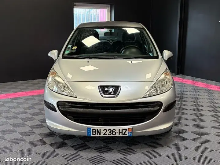 Peugeot 207 2007 photo 2