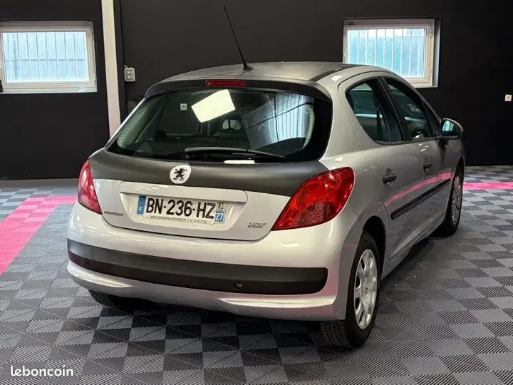 Peugeot 207 2007 photo 5