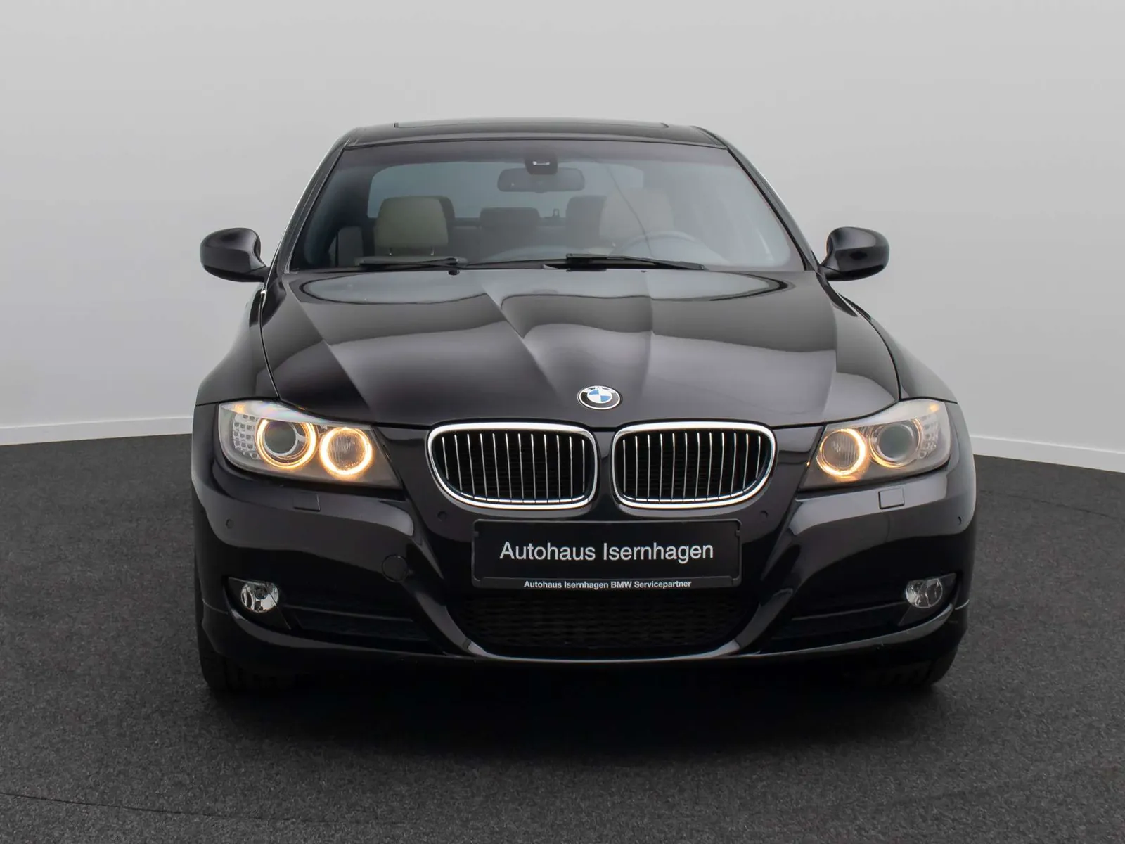 BMW 325 2011 photo 2