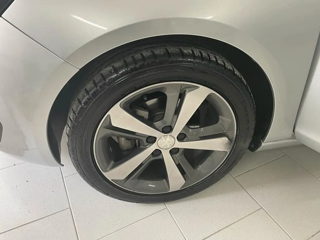 Peugeot 308 2017 photo 4