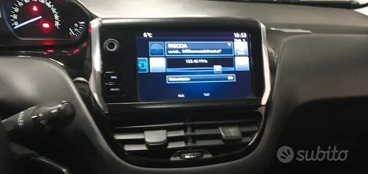 Peugeot 208 2017 photo 4