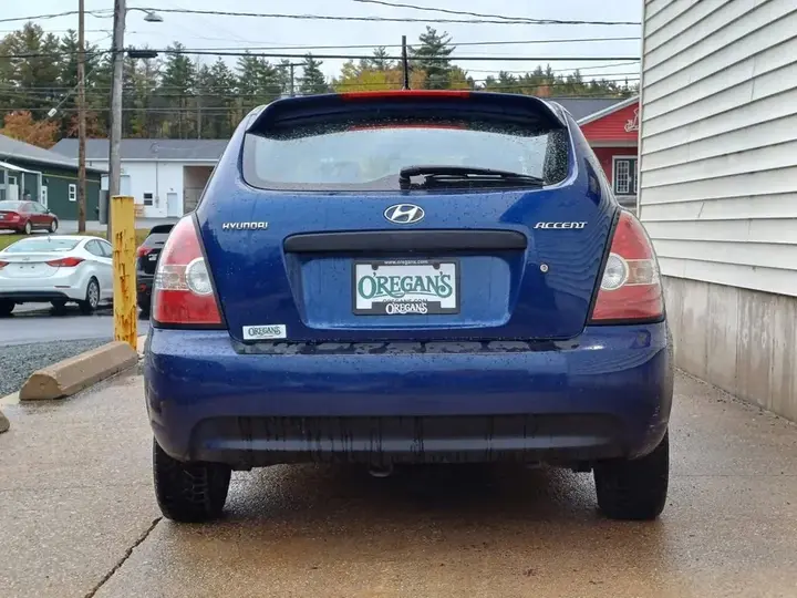 Hyundai Accent 2009 photo 4