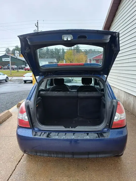 Hyundai Accent 2009 photo 5