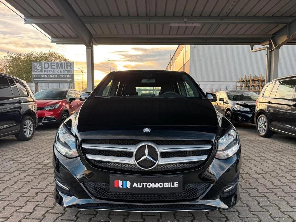 Mercedes-Benz B 200