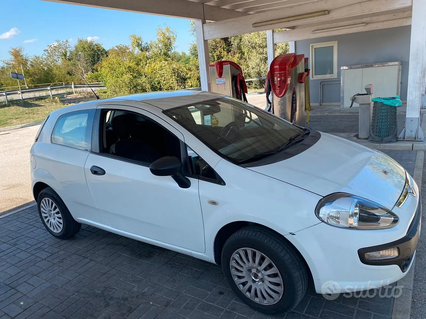 Fiat Punto 2010 photo 3