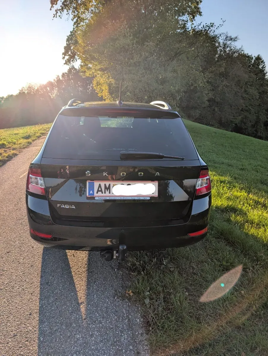 Skoda Fabia 2023 photo 3