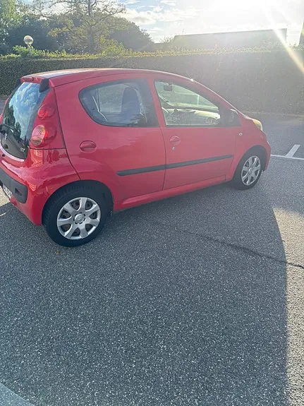 Peugeot 107 2010 photo 5
