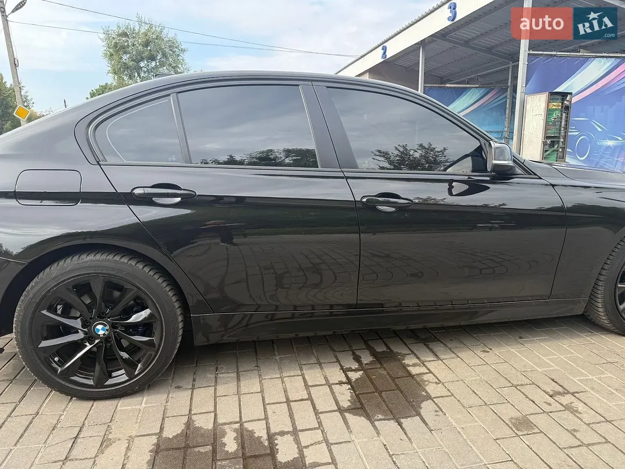 BMW 3 Series 2017 photo 5