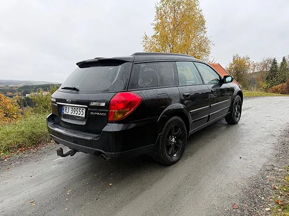 Subaru Legacy 2005 photo 4