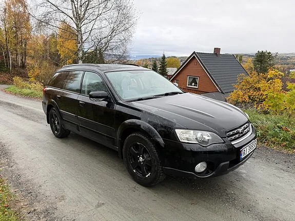Subaru Legacy 2005 photo 2
