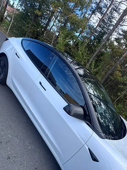 Tesla Model 3 2025 photo 3