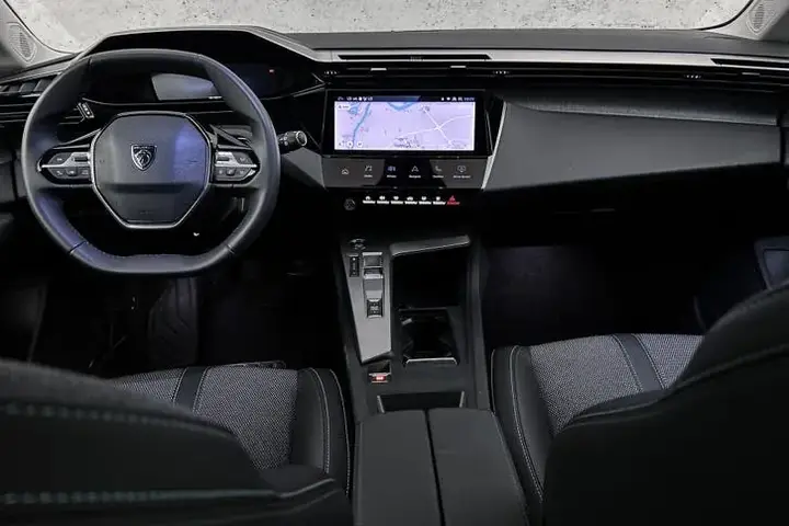 Peugeot 308 2025 photo 2