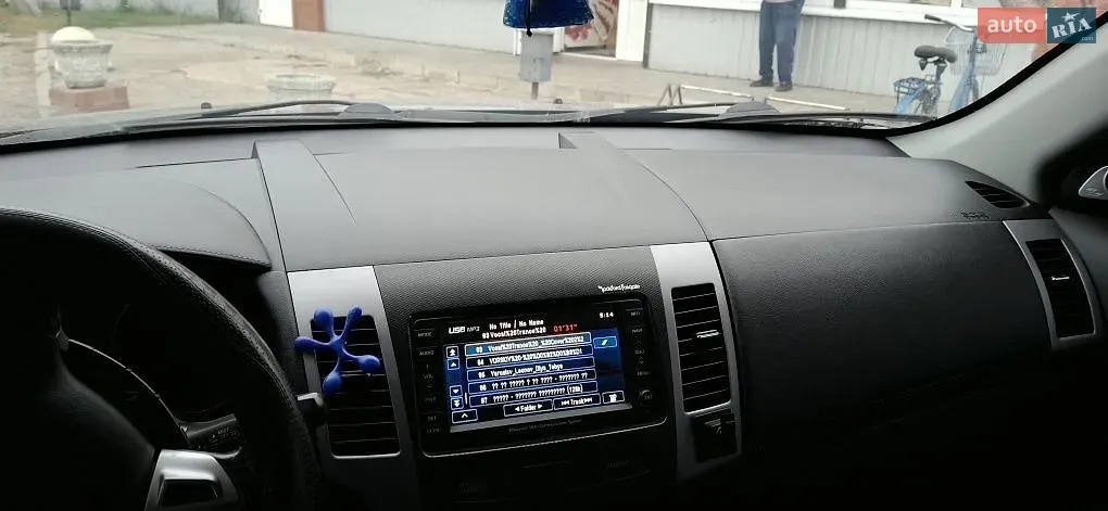 Mitsubishi Outlander 2010 photo 4