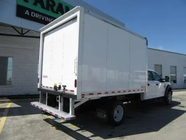 Ford F-550 2021 photo 3