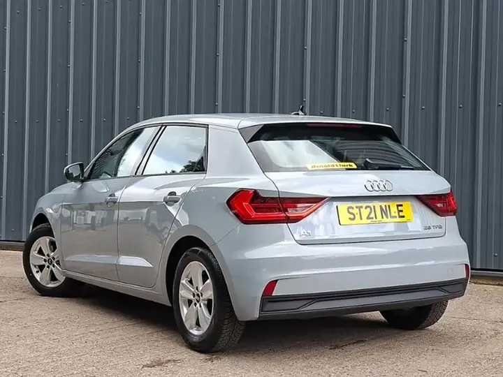 Audi A1 2021 photo 2