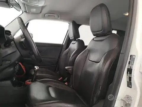 Jeep Renegade 2015 photo 4