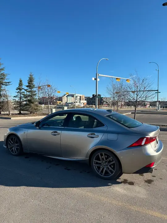 Lexus Is 300 2016 photo 5