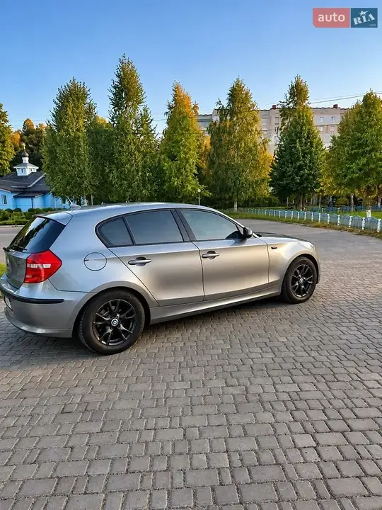 BMW 1 Series 2009 photo 5