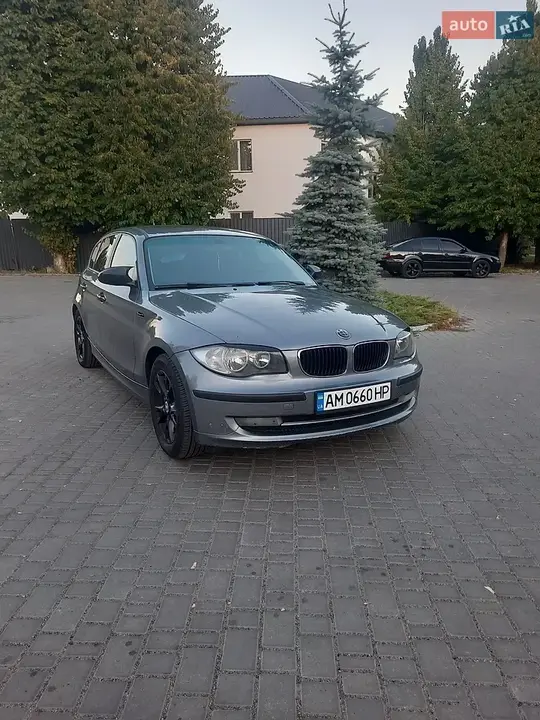 BMW 1 Series 2009 photo 3