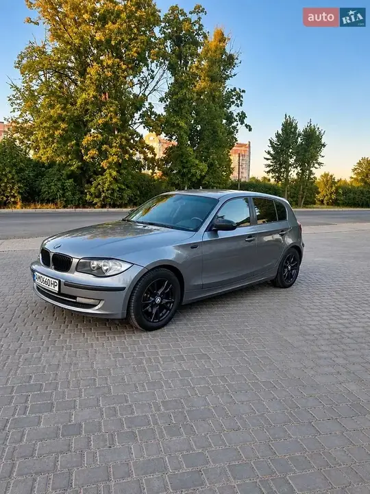 BMW 1 Series 2009 photo 4