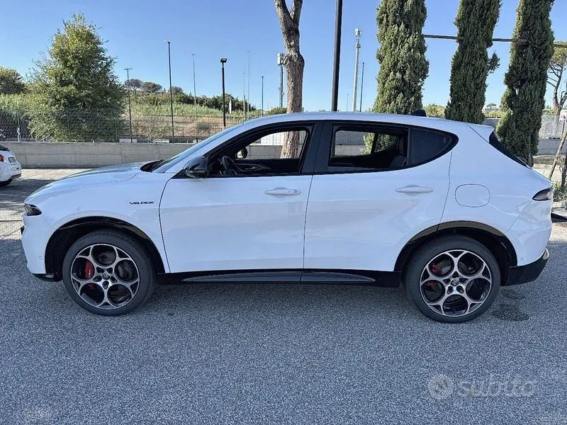 Alfa Romeo Tonale 2025 photo 2