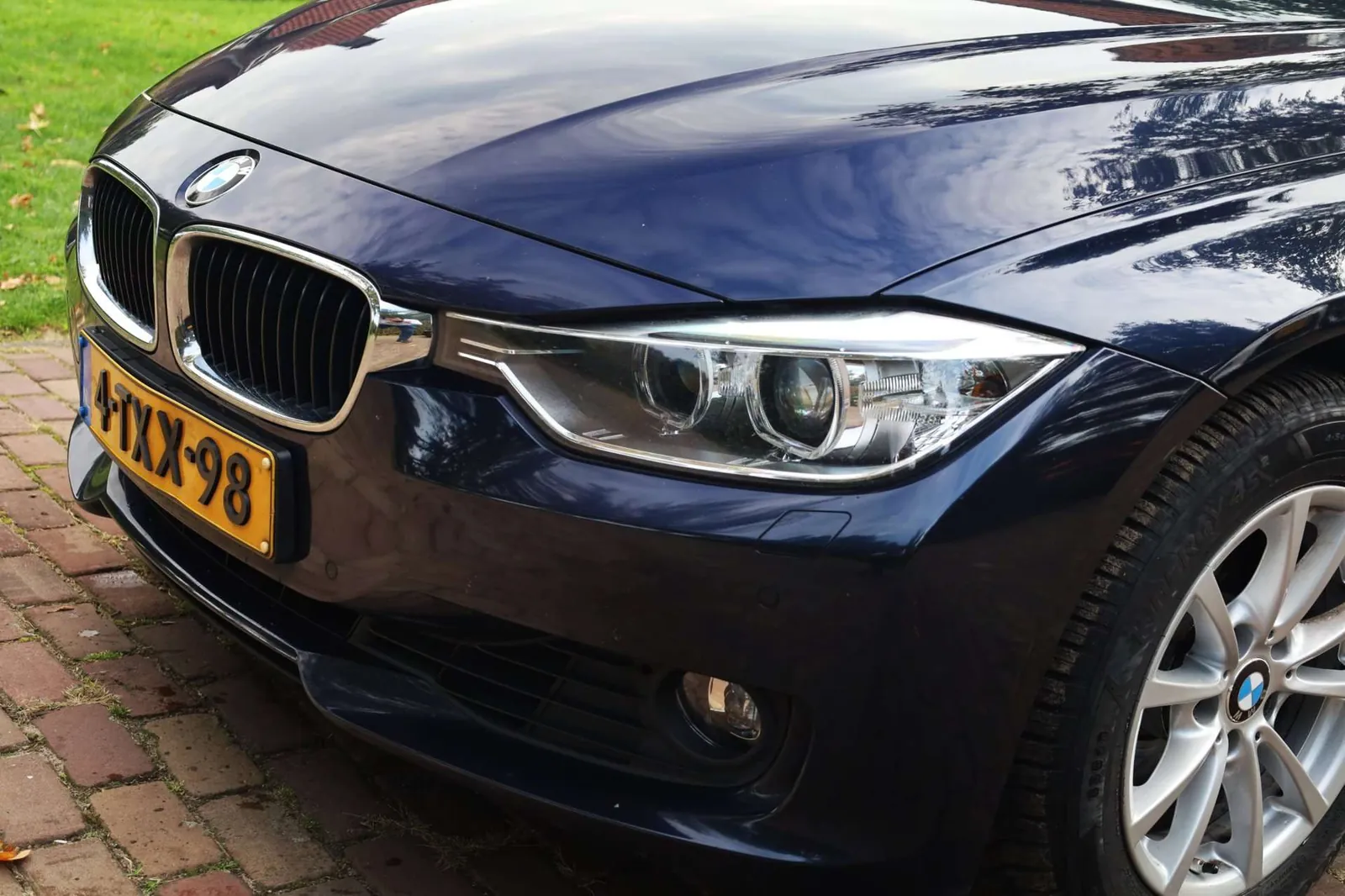 BMW 320I 2014 photo 4