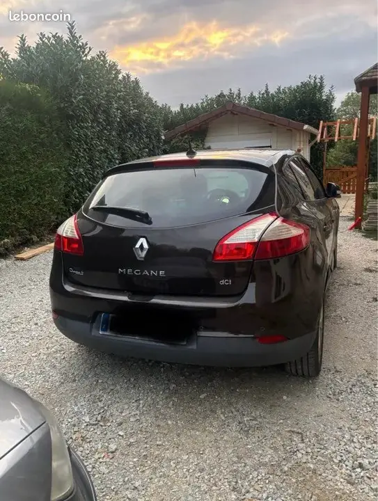 Renault Clio 2011 photo 2