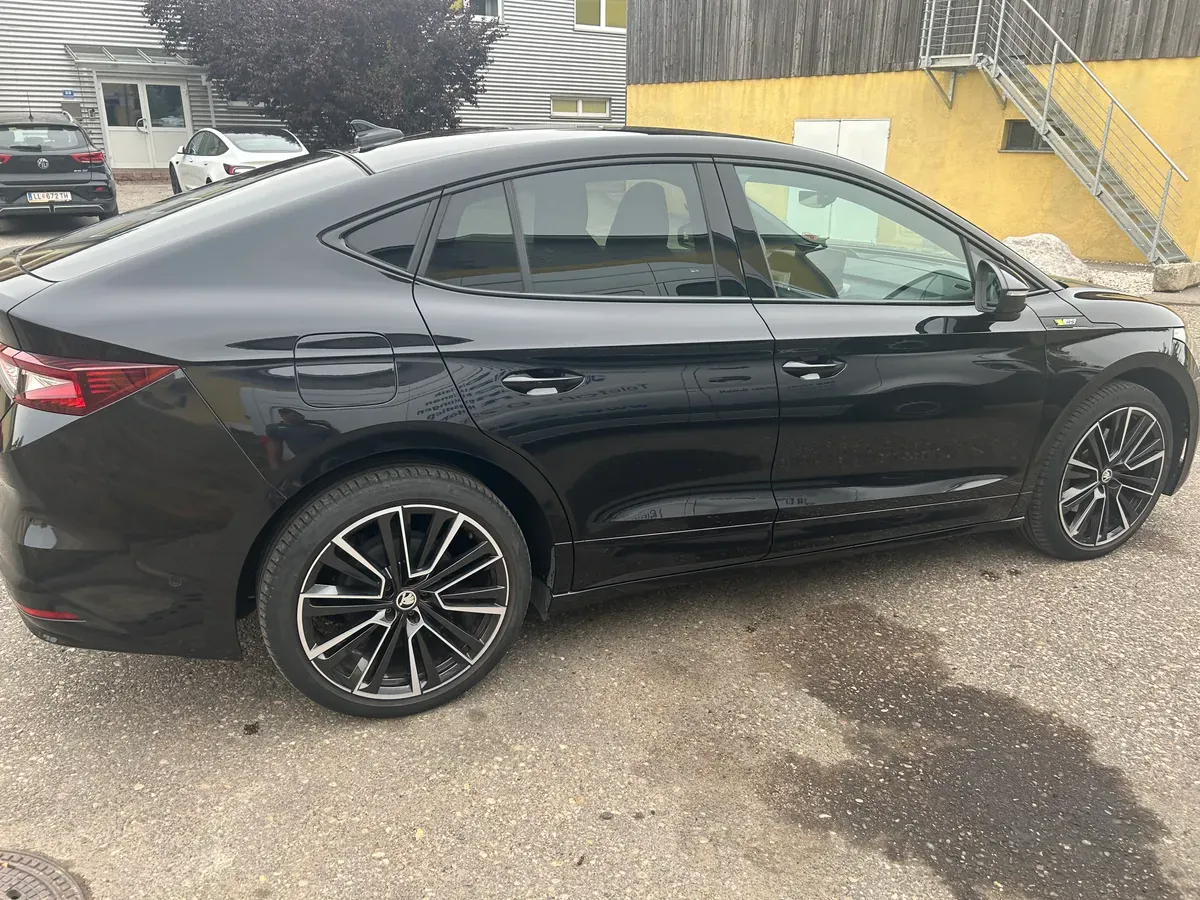 Skoda Enyaq 2023 photo 2