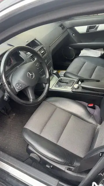 Mercedes-Benz C220