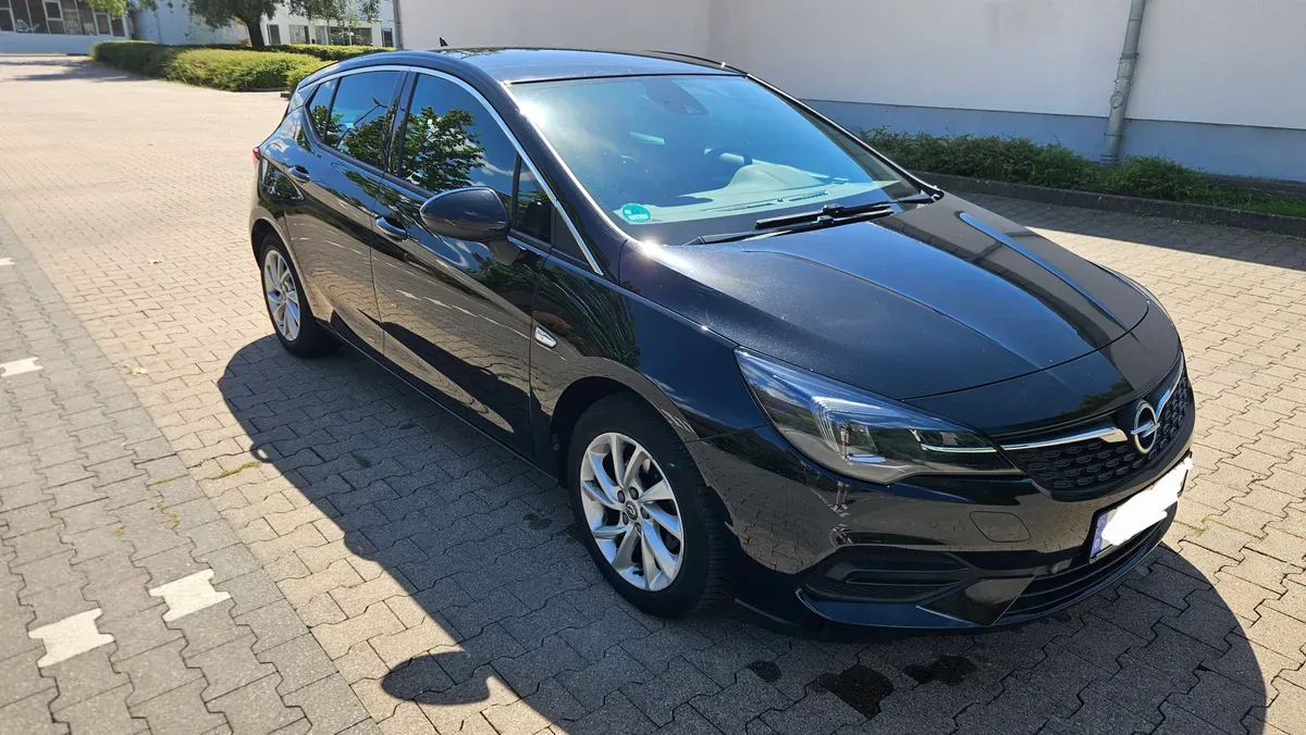 Opel Astra 2021 photo 2