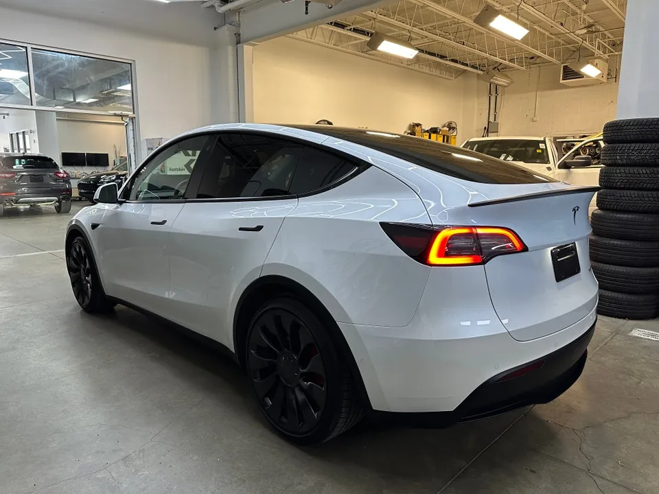 Tesla Model Y 2022 photo 3