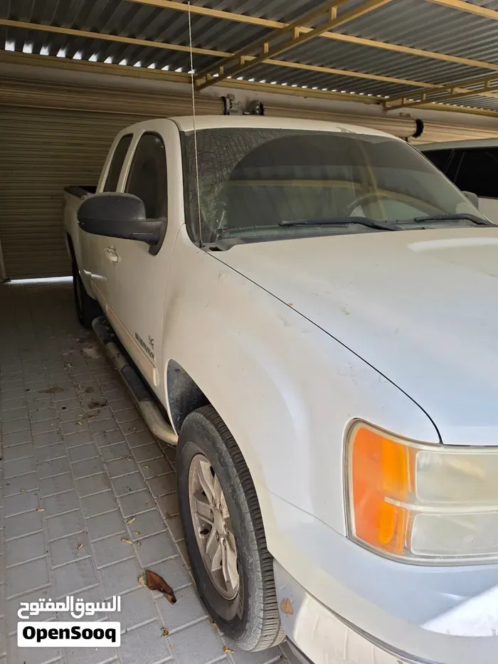 GMC Sierra 2012 photo 2