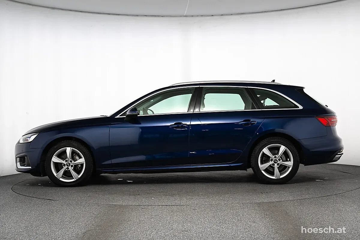 Audi A4 2022 photo 3