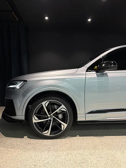 Audi Q7 2021 photo 5