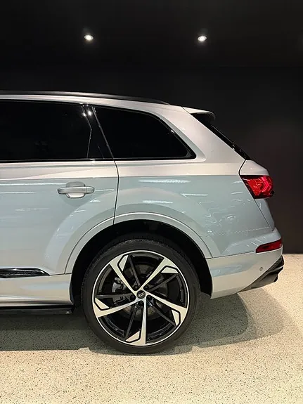 Audi Q7 2021 photo 4