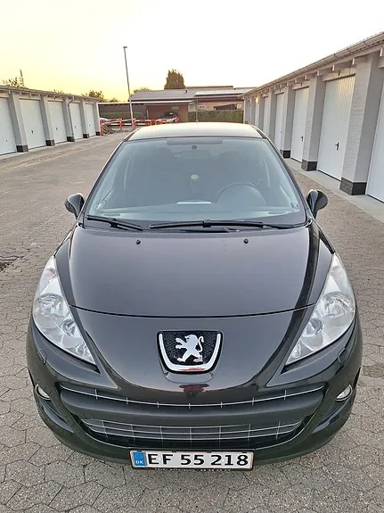 Peugeot 207 2011 photo 2